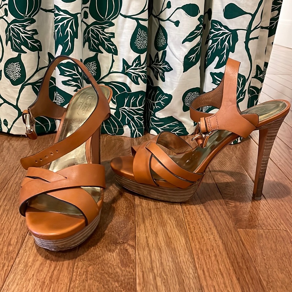 Coach / Sz 8 / Leather Sandels